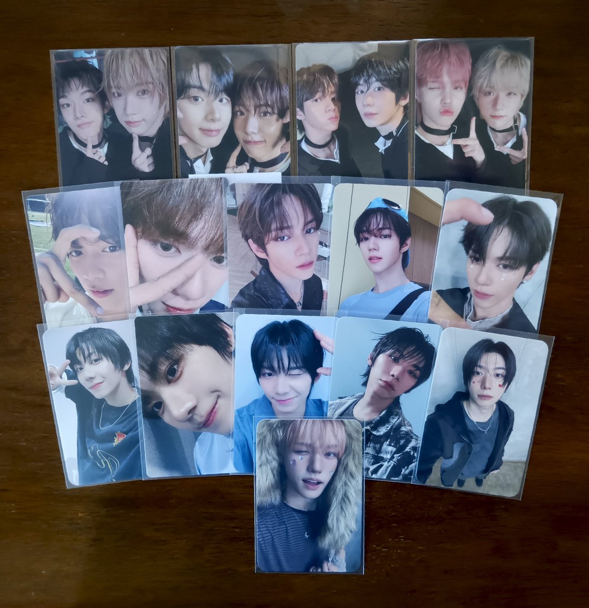 nieelleee's tweet photo. my collection's finally gonna be completed na as these came home, thank you so much po @riven_rin 🩷

#rivproof https://t.co/6YJaujX9MS