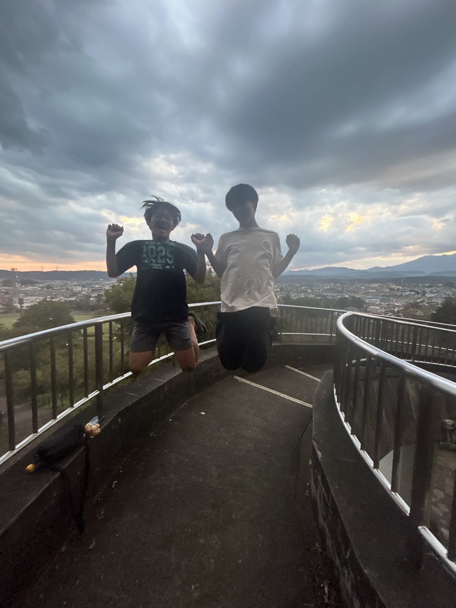 556IK's tweet photo. 【桐朋IKから代替わりのお知らせ】
10月より、主将が49代畑田から50代青木へと代わりました。これから次の中高選手権まで引っ張って行きます。
僕が怠惰で報告忘れてました。
以後よろしくお願いします。 https://t.co/bxOmgae4ll