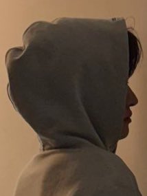 iriosgf's tweet image. anyone else thinking about leo's nose? 🫩