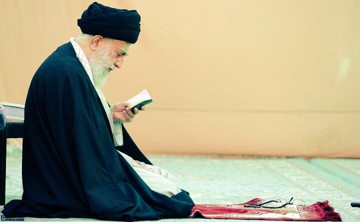 🚨🇮🇷 BREAKING: The Supreme Leader of Iran visited the Jamkaran Mosque in Qom.

He goes there before making an important decision