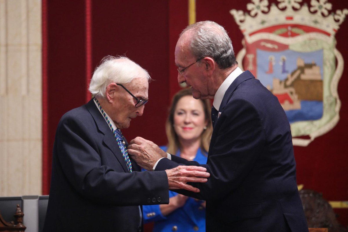 Paco de la Torre tweet media