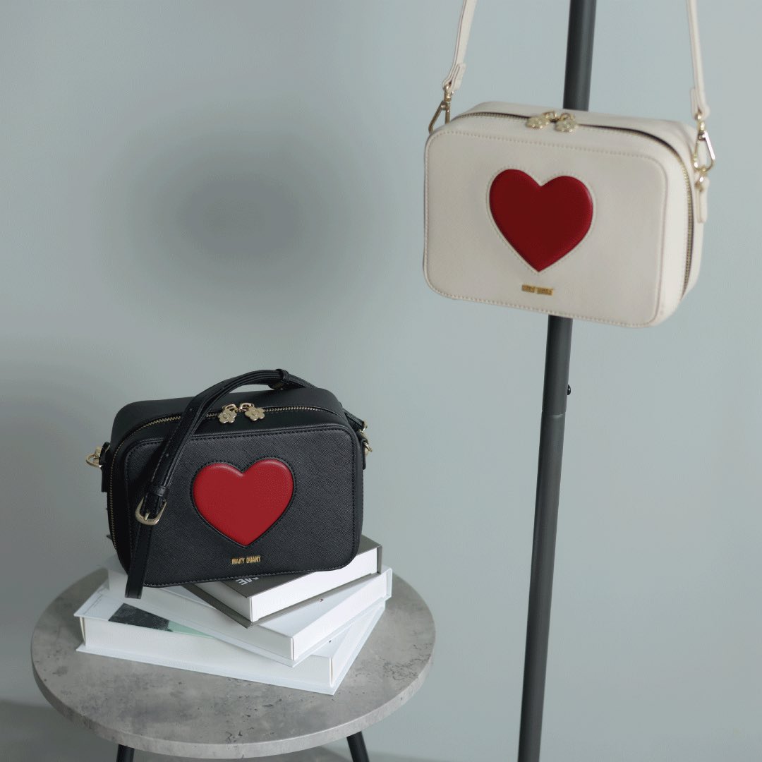 新品　マリークワント　マリクワ　ハート　バッグ　ショルダーバッグ 新品　マリークワント　マリクワ　ハート　バッグ　ショルダーバッグ