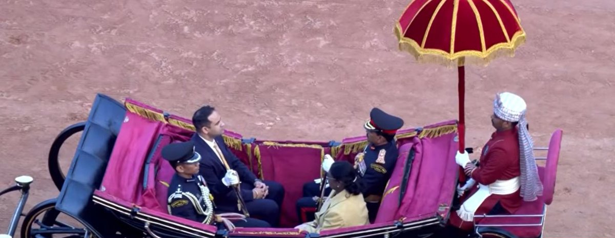 sansad_tv's tweet image. #VijayChowk से बीटिंग रिट्रीट समारोह का सीधा प्रसारण.

इसी समारोह के साथ गणतंत्र दिवस के समारोह संपन्न होंगे.

#BeatingRetreat #RepublicDay 

Watch Live: youtu.be/EFBgPGe0XSI