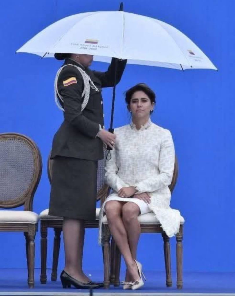 El Presidente <a href="/petrogustavo/">Gustavo Petro</a> le cumple a la Fuerza Pública con salario digno para nuestros soldados. Paradójicamente, quienes lo acusan de no respetarla son los mismos que hicieron esto cuando gobernaron.