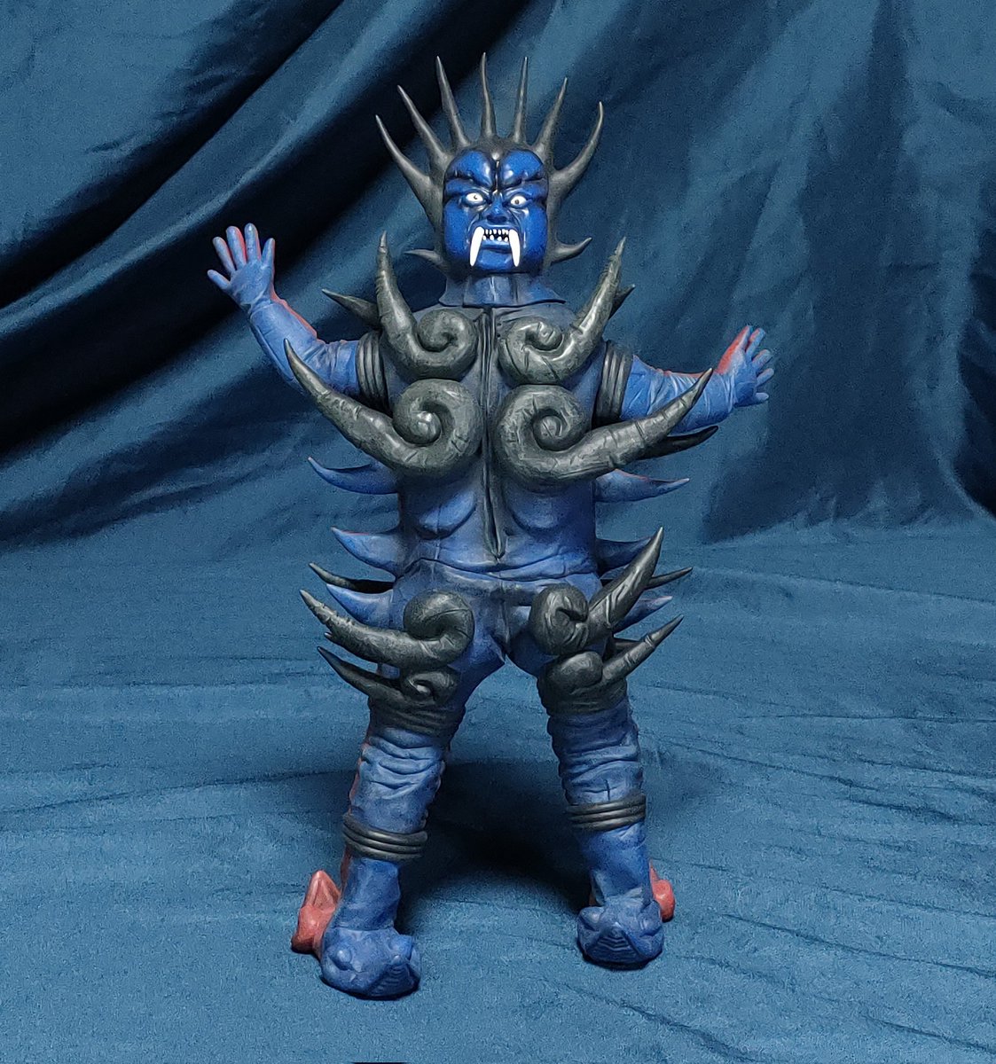 大怪獣シリーズ ウルトラマンレオに登場した二面凶悪怪獣 アシュラン