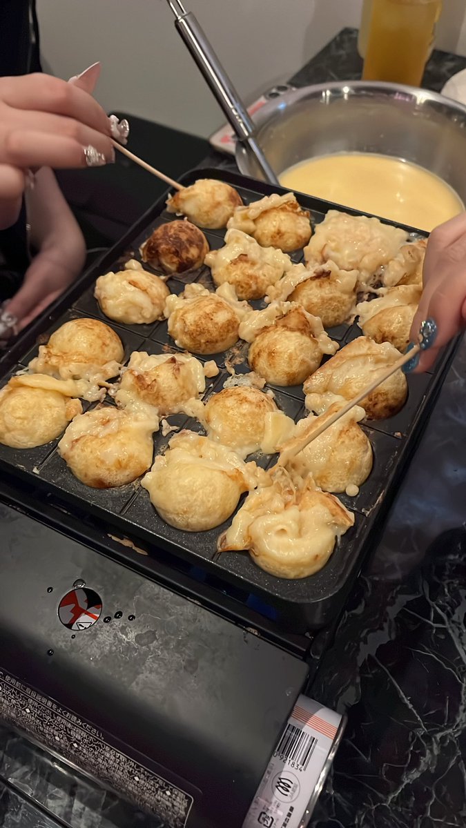 ほんじつの！

今夜は毎月恒例のタコパの日です⸌⍤⃝⸍⸌⍤⃝⸍⸌⍤⃝⸍
食材もちこみ大歓迎🙆‍♀️🌟
なんでも好きなの持ってきてください🐙
ある程度は169で用意してます🙆‍♀️

19時オープン、たこ焼きは人数集まり次第ゆるくやります！！！！

今日もおもろく行こ〜‼️