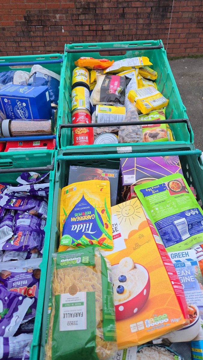 FANS SUPPORTING FOODBANKS #RightToFood tweet media