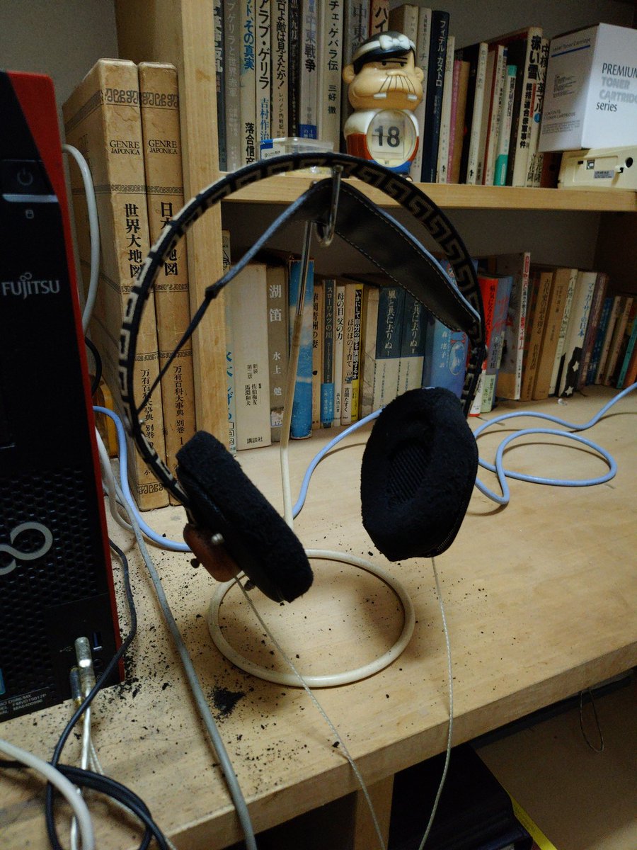 OKCSC ZX1のイヤーパッドがあまりにもボロボロで机を汚しまくるので
