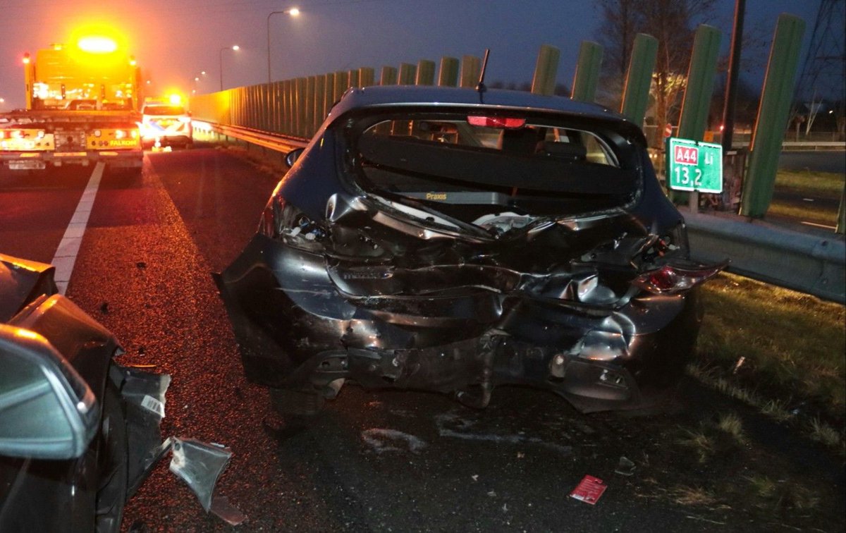 File op A44 Sassenheim door flinke botsing