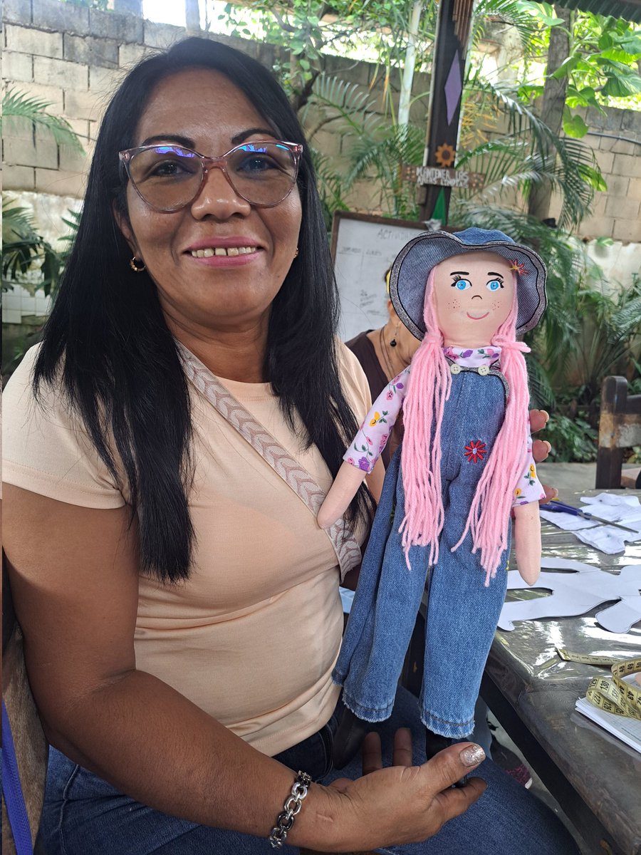 Asociación Nacional de Artesanos y  Jugueteros  de Venezuela se hace presente en el municipio San José de Guaribe para dictar importante taller de elaboración de muñecas de trapo, realizado en la sede del Ateneo de Guaribe.  <a href="/aerr_95/">Augusto Rojas</a> <a href="/misioncultur/">MisionCultur Guárico</a> @ernestovilke