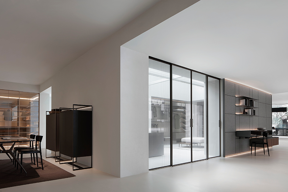 Interior_es's tweet photo. #Rimadesio refuerza su expansión en #EstadosUnidos con la apertura de su primera tienda monomarca en Los Ángeles de la mano de Luca Lanzetta Group. El #showroom de más de 350 m² ofrece interiores fluidos y una experiencia inmersiva.
-> https://t.co/TnW7FcpCYh
-> #diseñoitaliano https://t.co/NWEdoxFdtc