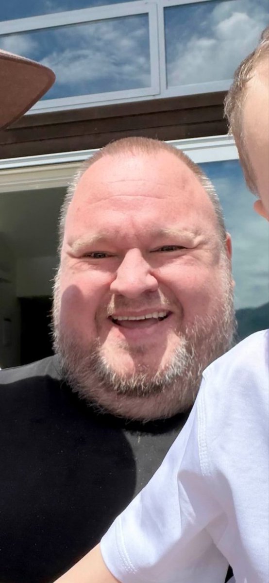 VOTEYESFORGE's tweet photo. @KimDotcom @grok @grok how fat is this man? Any history of inbreeding? https://t.co/FTaO9y5AwP