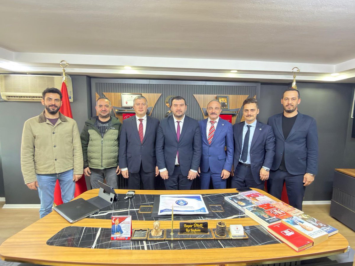 Türk Eğitim Sen 2 Nolu Şube Başkanı Dursun Şen ve Şube yönetimi, Türk Eğitim Sen 2 Nolu Şube Kadıköy İlçe Temsilcisi ve General Ali Rıza Ersin MTAL Müdürü Ramazan Çoban, İlçe Başkanlığımıza ziyarette bulundular.
Ziyaretleri için teşekkür ederiz.