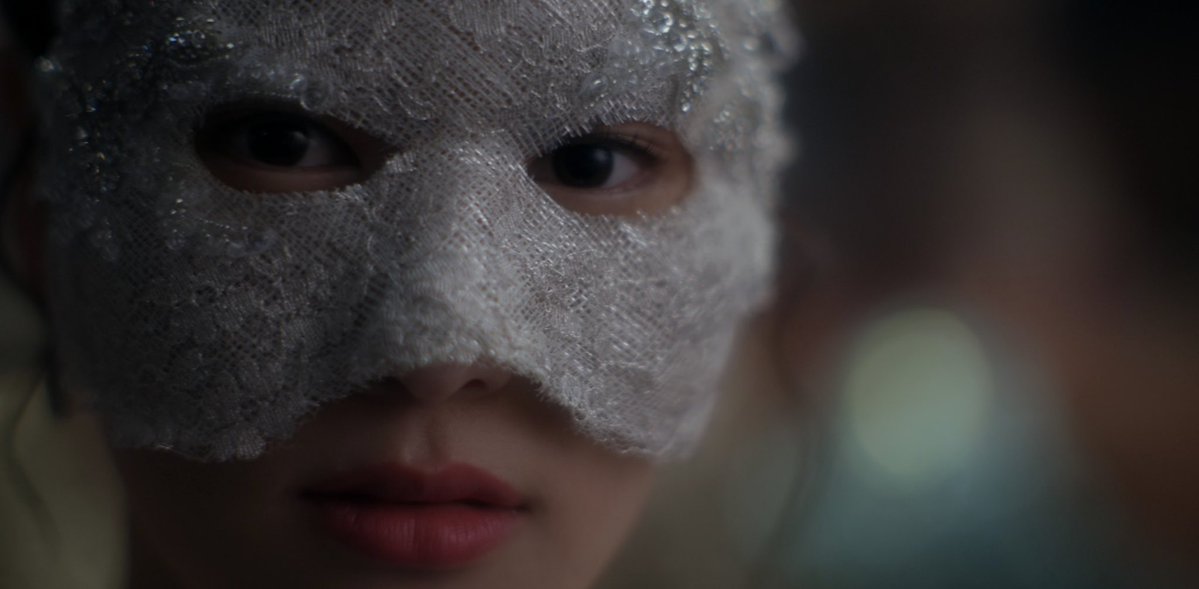 abridgertonlove's tweet image. “kiss me” I’M GOING TO COMBUST