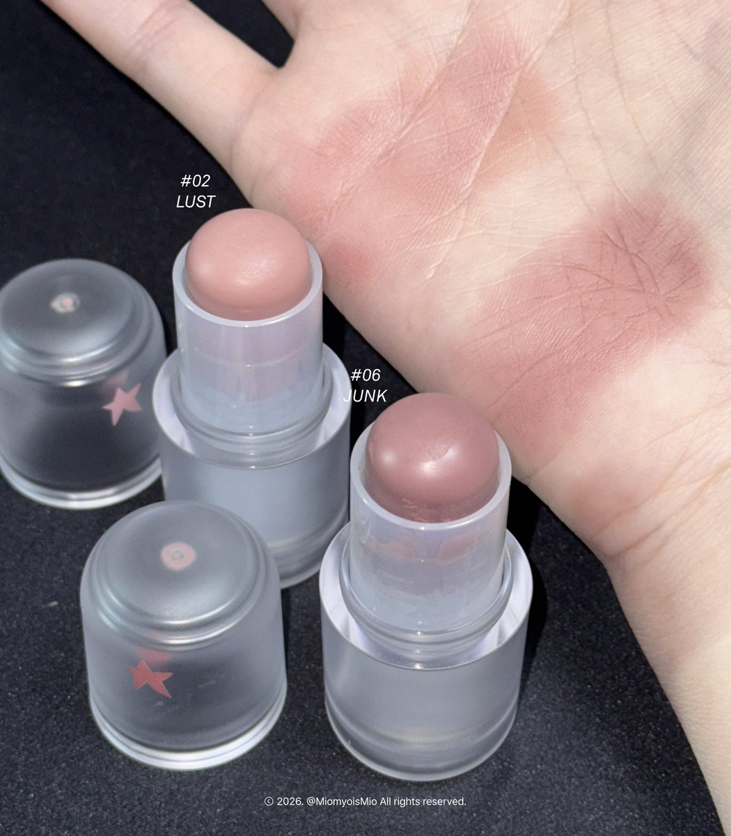 #RT이벤트

#Rt 해주신 팔로워 1분께
글맆 휴스프레드스틱 정크를 드립니다 ˚₊✩‧₊

사유 : 혼자서 쓰기엔
정크가 너무나 아름다움,,,,🤍

*새제품으로 드려요!!