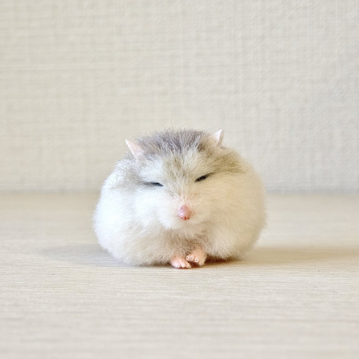 羊毛フェルトで作ったハムスターの寝相コレクション