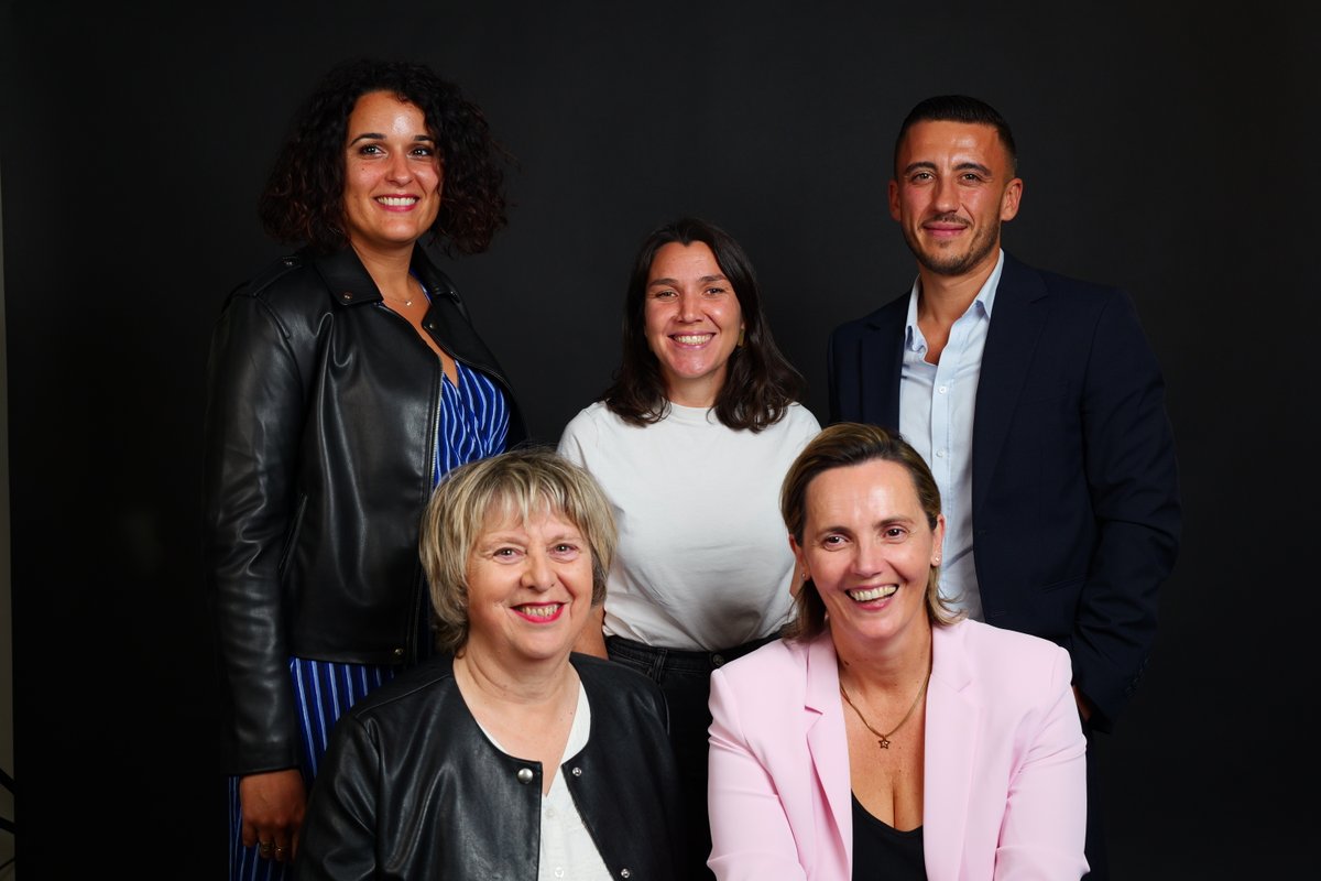 Derrière chaque mission réussie, notre équipe commerciale est là pour vous guider et vous accompagner.
Reconnaissez-vous quelqu’un ? Ou sera-t-elle celle qui vous accompagnera 😉
💡 Indépendant·e ? Contactez-nous : eu1.hubs.ly/H0rblr00
 🤝