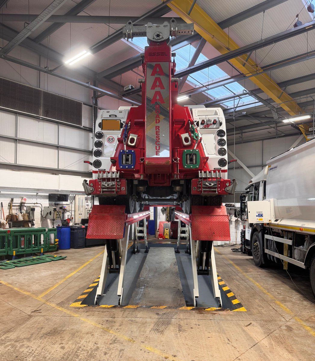 Blackburn &amp; Darwen Council has upgraded its workshop with a Stertil-Koni SKYLIFT. The SKY350, with a 35-tonne lifting capacity, replaces an ageing platform, providing safe, efficient servicing for a wide range of heavy vehicles.  

stertil-koni.co.uk/news/2026/blac…