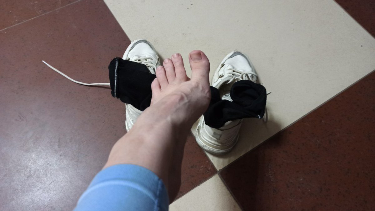 Alice5939588491's tweet photo. New pedicure🤯🥶 https://t.co/7Gn3UgPbl8