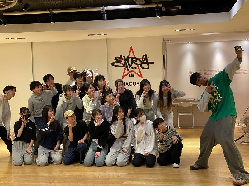 psyfe_thailand's tweet photo. 🗞️ 260129 | EXPG STUDIO #NAGOYA รายงาน  

เมื่อวันก่อน #JIMMY 🥑 จาก @psyfe_official ซึ่งเป็นศิษย์เก่าของ #EXPGSTUDIONAGOYA ได้แวะมาที่โรงเรียนและเปิดคลาสเรียนพิเศษให้กับพวกเราด้วย 💚✨

นักเรียนทุกคนดูจะตื่นเต้นกันมาก แต่ก็ดูสนุกสนานและตั้งใจร่วมคลาสกันอย่างเต็มที่เลย!!

ขอขอบคุณสำหรับโอกาสที่เหมือนกับความฝันแบบนี้ 🌟

🌻 รับชมบรรยากาศในตอนนั้นได้ที่นี่เลย 🌻 
🔗 https://t.co/ngg3quQDbD

#EXPG @expg_studio
#PSYCHICFEVER​ #ไซคิกฟีเวอร์
