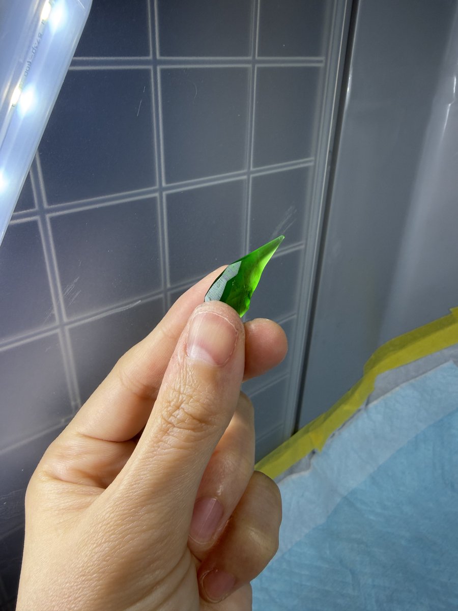 新作ミトンに使用予定の緑爪🟩
青や赤とはまた違う美しさ

#Baran_works