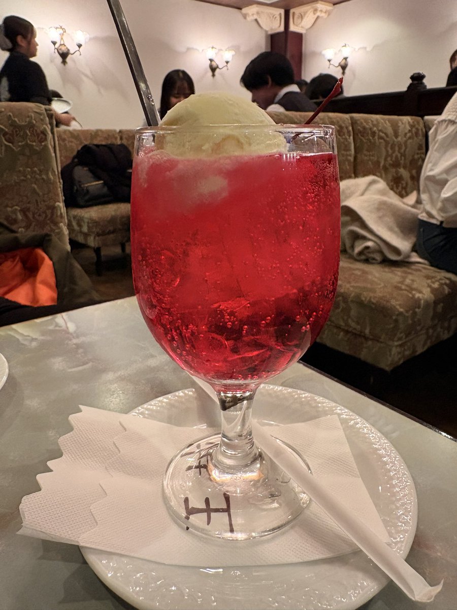 お久しぶりです。
最近はシッコマンインザパーティーの歌を歌ったり、美術館に行ったり、カフェに行ったりしてました。
今後も演劇を頑張りますので、ぜひともよろしくお願いいたします。