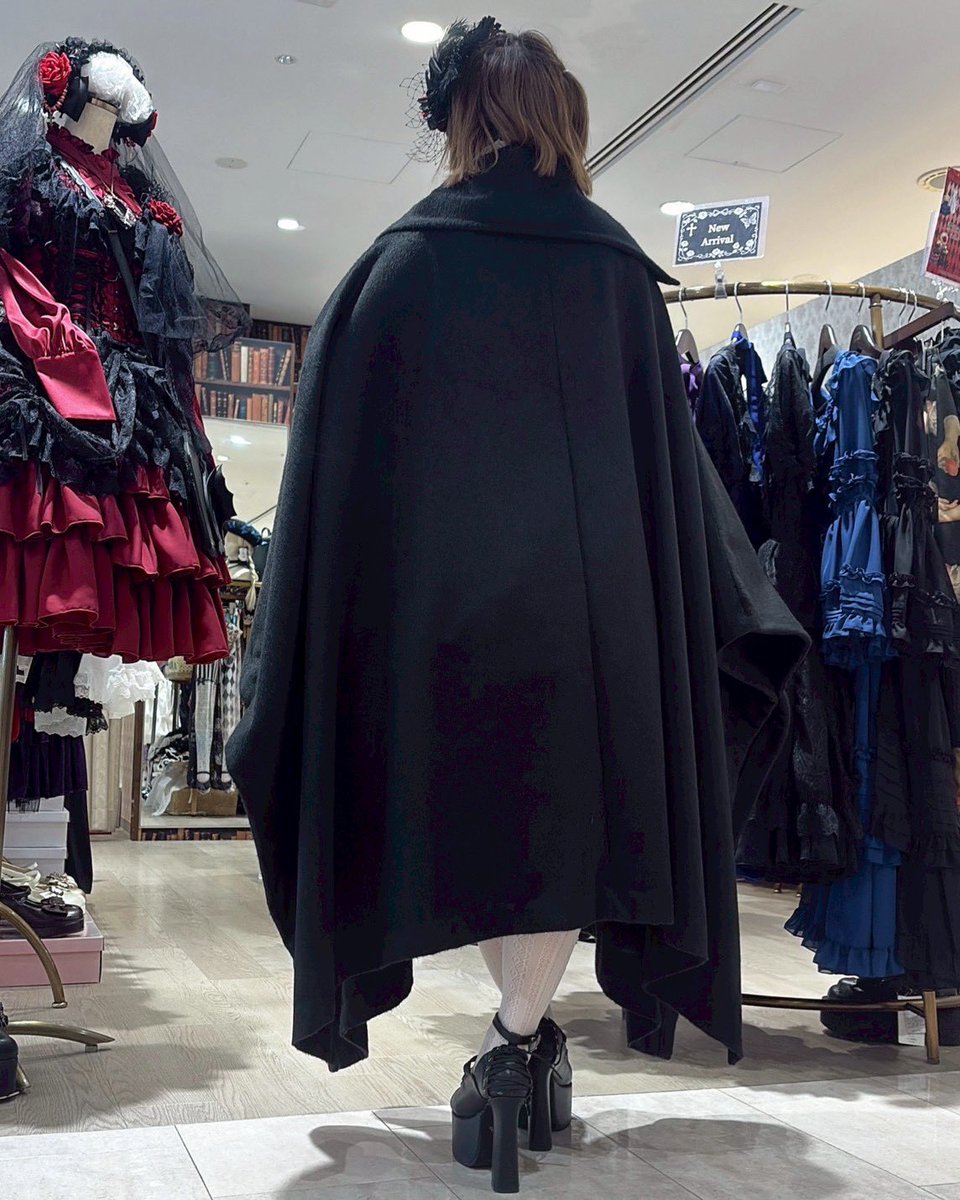 🦇スタッフ着用🦇 【Na+H】 mirror マント(ウール) ¥69,300 ロング丈