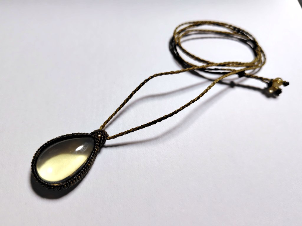 うちのもちからちゃん用に首周り測ってオーダーしてたマクラメ編みの