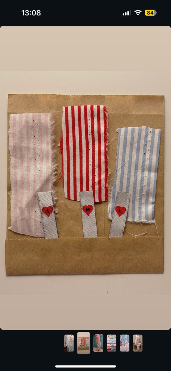 tamjaichunbkk's tweet image. เพิ่งรู้ว่าร้าน dotteri.ga เป็นร้านเล็กๆ ที่มีช่างเย็บอยู่ 2-3 คน ที่หนองคาย (บ้านเกิดครอบครัว) เห็นแล้วยิ่งอยากอุดหนุน เค้าทำทุกขั้นตอนกันเองหมดเลย ไม่ได้เป็นโรงงานใหญ่ ช่วงแรกๆ ก็ว่าทำไมเปิดเป็น pre-order เพราะว่านั่งเย็บจักรทีละตัว งานเนี๊ยบ ลายผ้าน่ารัก…