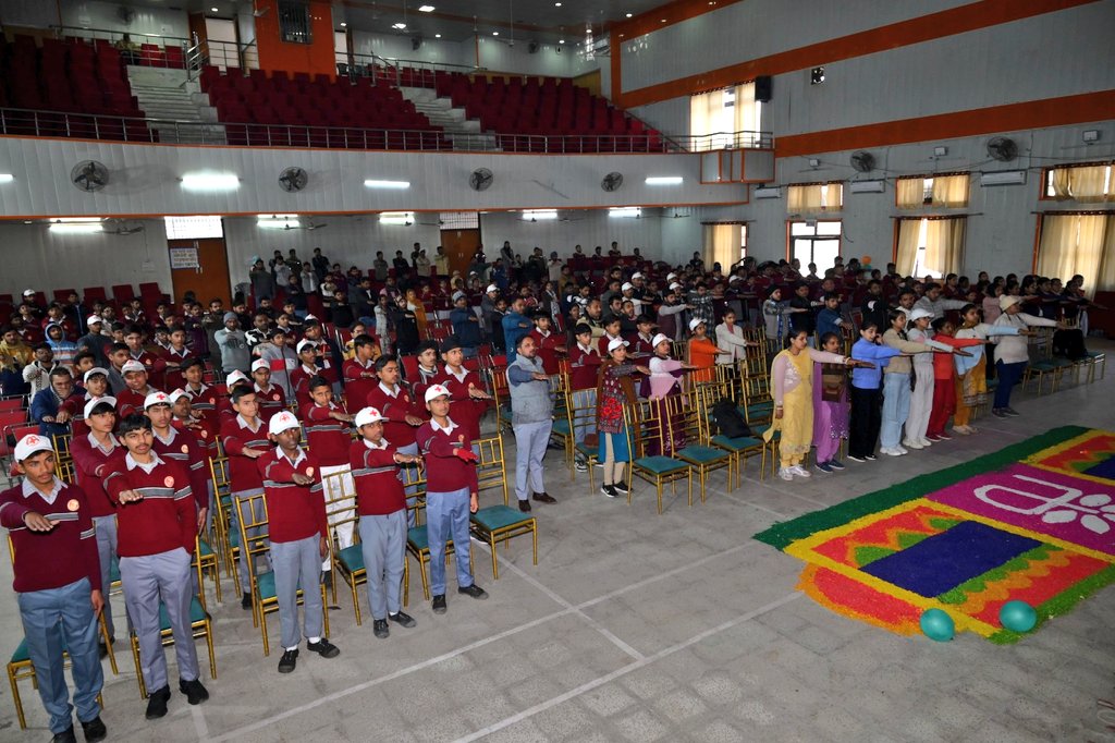 MPNaveenJindal's tweet photo. Heartening to see our young friends gather in large numbers today in #Kurukshetra for a de-addiction awareness drive organised by the @NJ_Foundation_.

I often say that our body is our temple. Sports, discipline, and a sense of purpose are the strongest and healthiest addictions we can choose.

When young people come together to say no to substance abuse and yes to healthier lifestyles, it strengthens hope for a fitter, more resilient future.