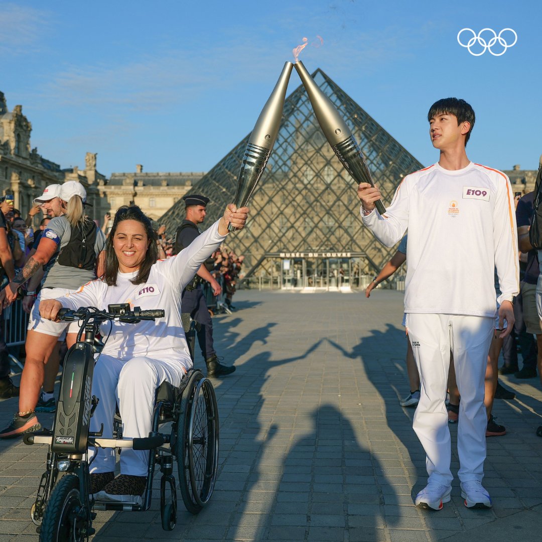 #ThrowbackThursday to when Jin of the renowned K-pop group BTS carried the Olympic torch at #Paris2024!

<a href="/bts_bighit/">BTS_official</a>