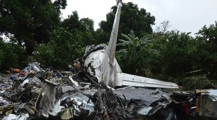 sonkaleizmir's tweet image. Kolombiya'da uçak düştü: 15 kişi hayatını kaybetti 

sonkaleizmir.com/haber/Kolombiy…  

#kolombiya #uçak #kaza