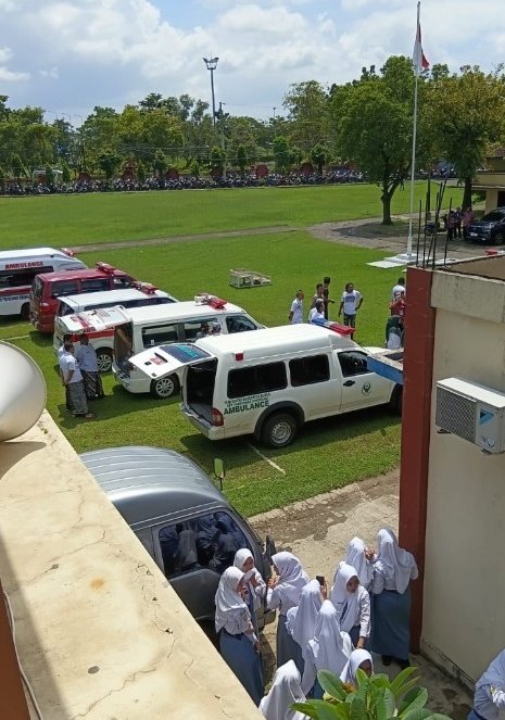 Jateng_Twit's tweet image. Kalau ada banyak ambulan masuk area Sekolah, udah tau artinya apa lur?