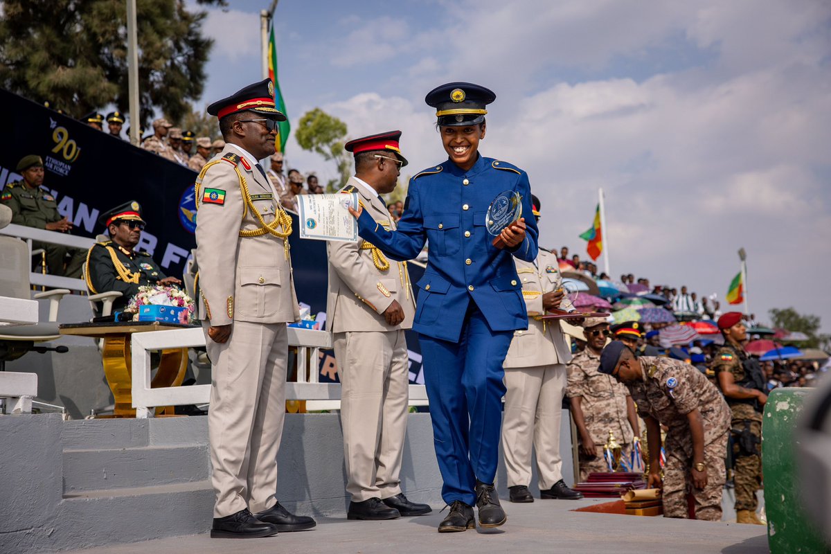 aronsime tweet media