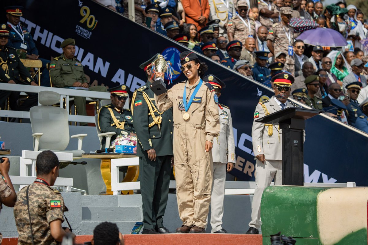 aronsime tweet media