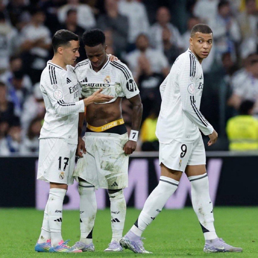 TheMadribZone's tweet image. ❗️The atmosphere in today's training session is one of revenge, Real Madrid are looking at Rayo Vallecano with anger in their eyes. @diarioas