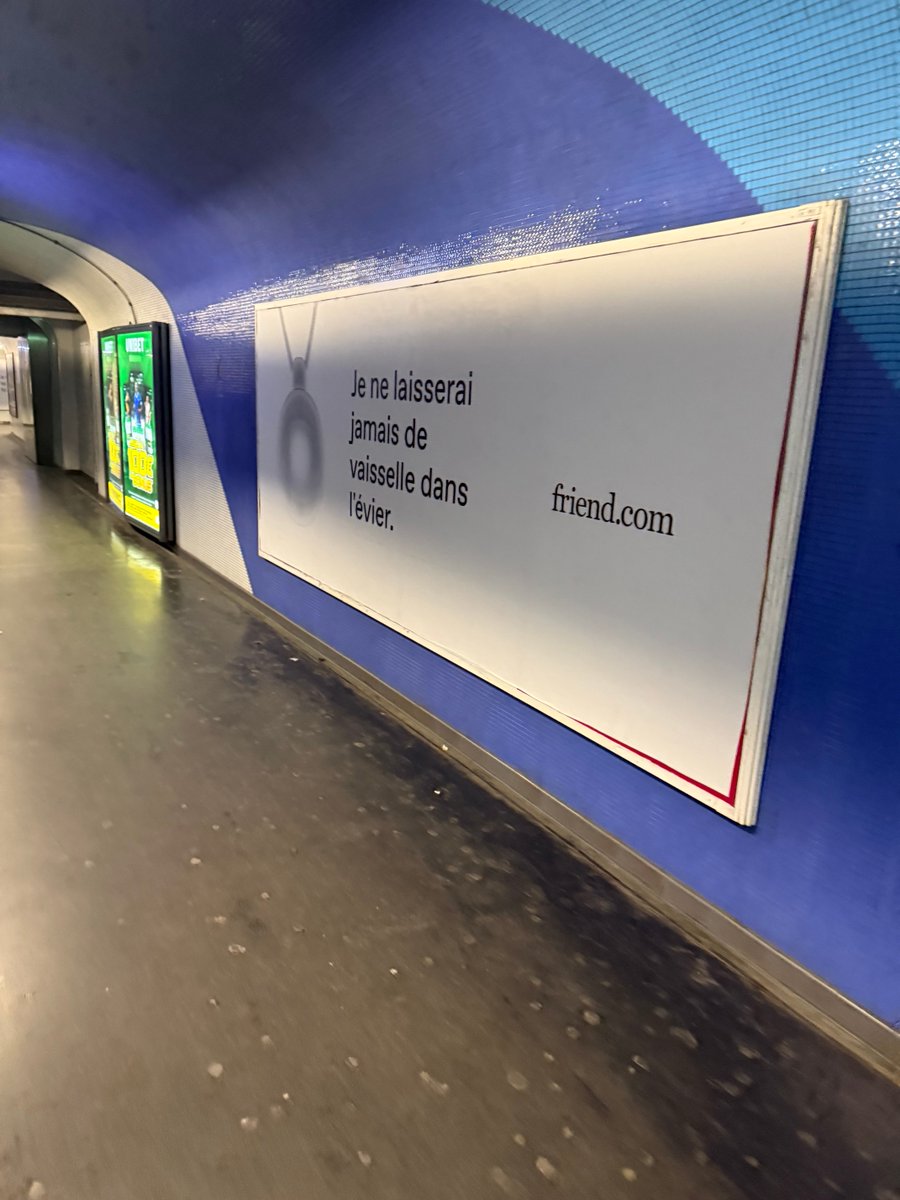 amoursanssucre's tweet image. CES HORRIBLES PUBS SONT ARRIVÉES À PARIS ????????????????