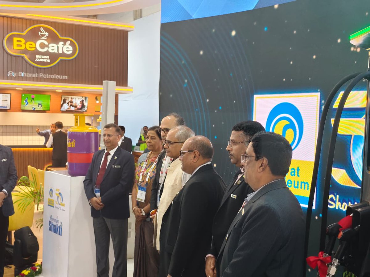 BPCLLPG's tweet photo. BPCL proudly marked a defining moment at India Energy Week 2026 with Secretary, Ministry of Petroleum and Natural Gas, Government of India, Dr. Neeraj Mittal, launching Bharatgas Shakti, in presence of Shri Sanjay Khanna, Director (Refineries), with Additional Charge of Chairman & Managing Director; Shri Subhanker Sen, Director (Marketing); Shri T.V. Pandiyan, Business Head (LPG); Chandrasekhar N (Head R&D), and other BPCL officials.

Bharatgas Shakti is engineered to enhance combustion efficiency, enable faster heating, and support cleaner performance across domestic and industrial applications.

Unveiled on a global platform like India Energy Week, this launch highlights BPCL’s focus on solutions that drive efficiency, performance, and sustainability across mobility and energy use, reinforcing the company’s commitment to building future-ready, customer-centric energy offerings aligned with India’s evolving energy needs.

#Bharatgas #IndiaEnergyWeek #IndiaEnergyWeek2026 #BPCL #EnergyInnovation 

@PetroleumMin @HardeepSPuri @neerajmittalias @BPCLimited