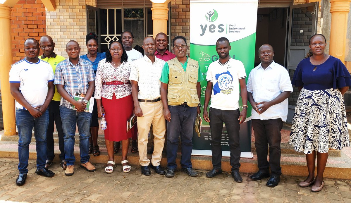 YesBusia tweet media