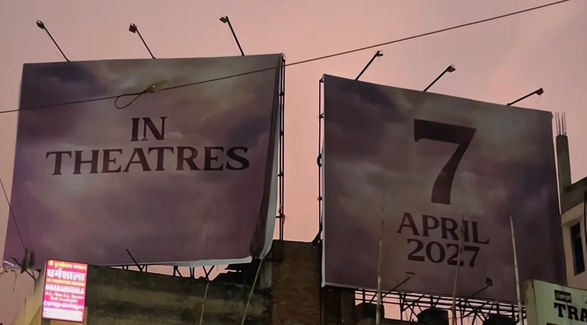 SSMBHindiFC's tweet photo. Hoardings across the city in #VARANASI … !!
IN THEATRES 7 APRIL 2027

#MaheshBabu #SSRajamouli https://t.co/3EqNR1Tyb2