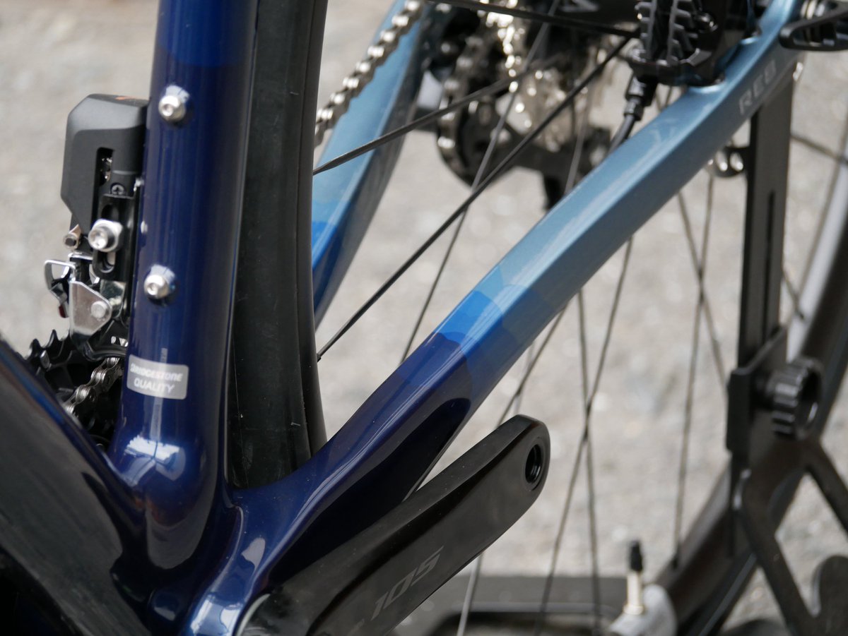 kanzakisenri's tweet image. 📣旧モデルセール
ANCHOR RE8 105 Di2完成車
￥489,000 税込➜現金特価￥415,000
店頭在庫分に限りのセールです♪

《在庫サイズ/カラー》
390サイズ/フォレストカーキ
450サイズ/ストーングレー

HP→cskanzaki.com/products/detai…

#ANCHOR #RE8