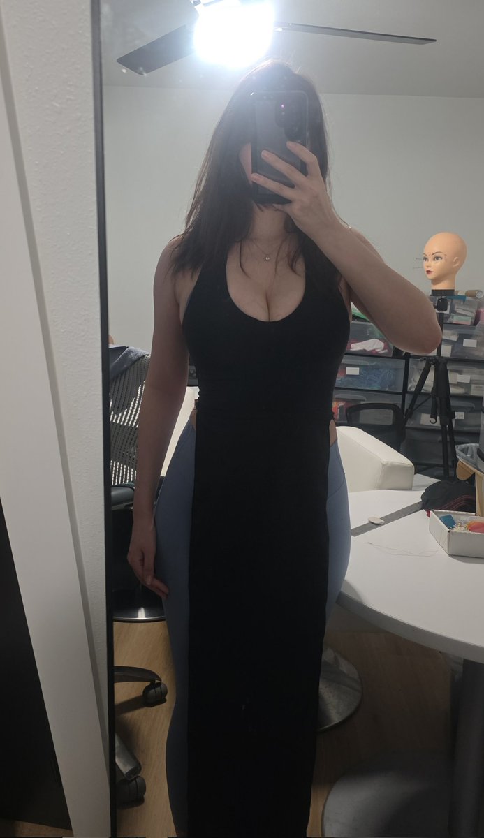 QilinAnh's tweet image. I put it together enough to have a try on!!

#cosplay #bombdevil #csm #WIP