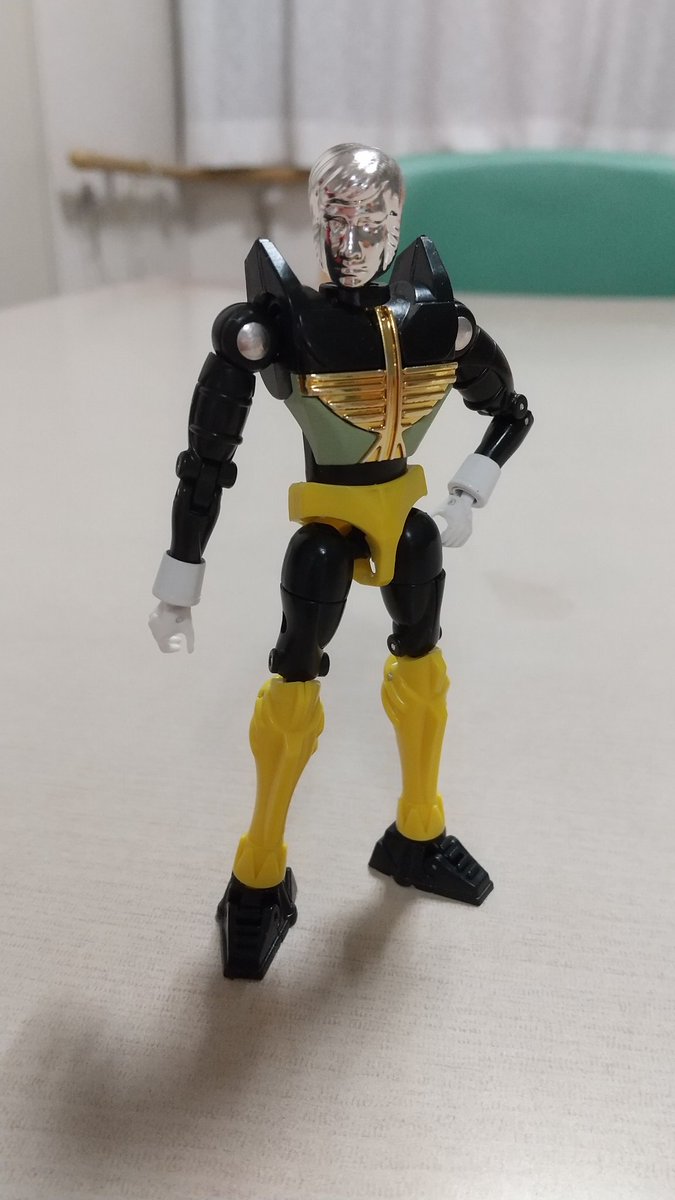 M154L エバンス。50年前にしてこのデザインは凄いというか、現代の玩具