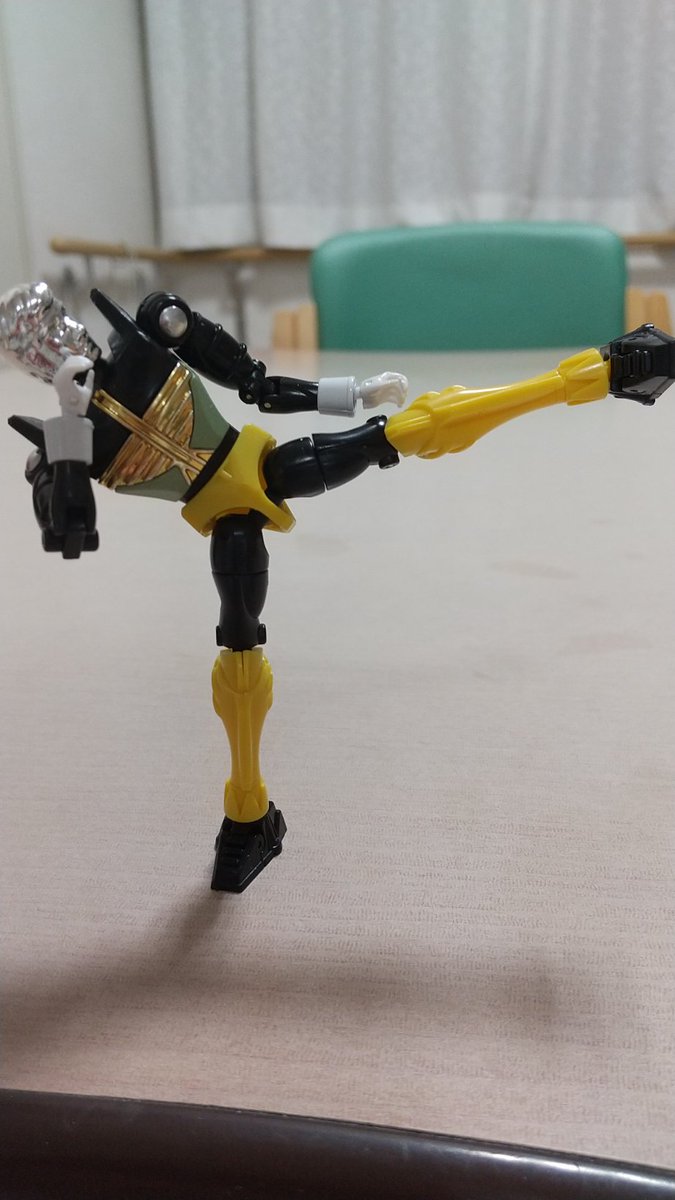 M154L エバンス。50年前にしてこのデザインは凄いというか、現代の玩具