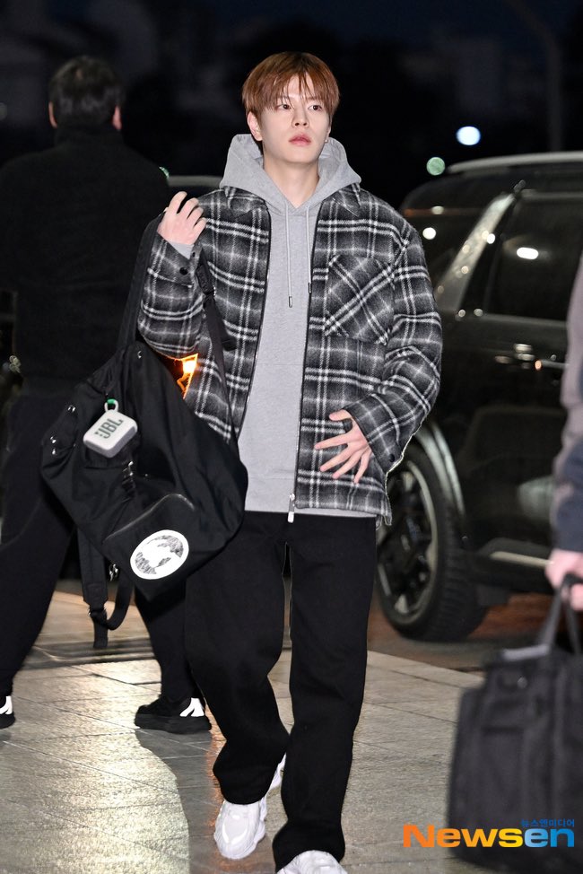 댕꾸 ◡̈ tweet media