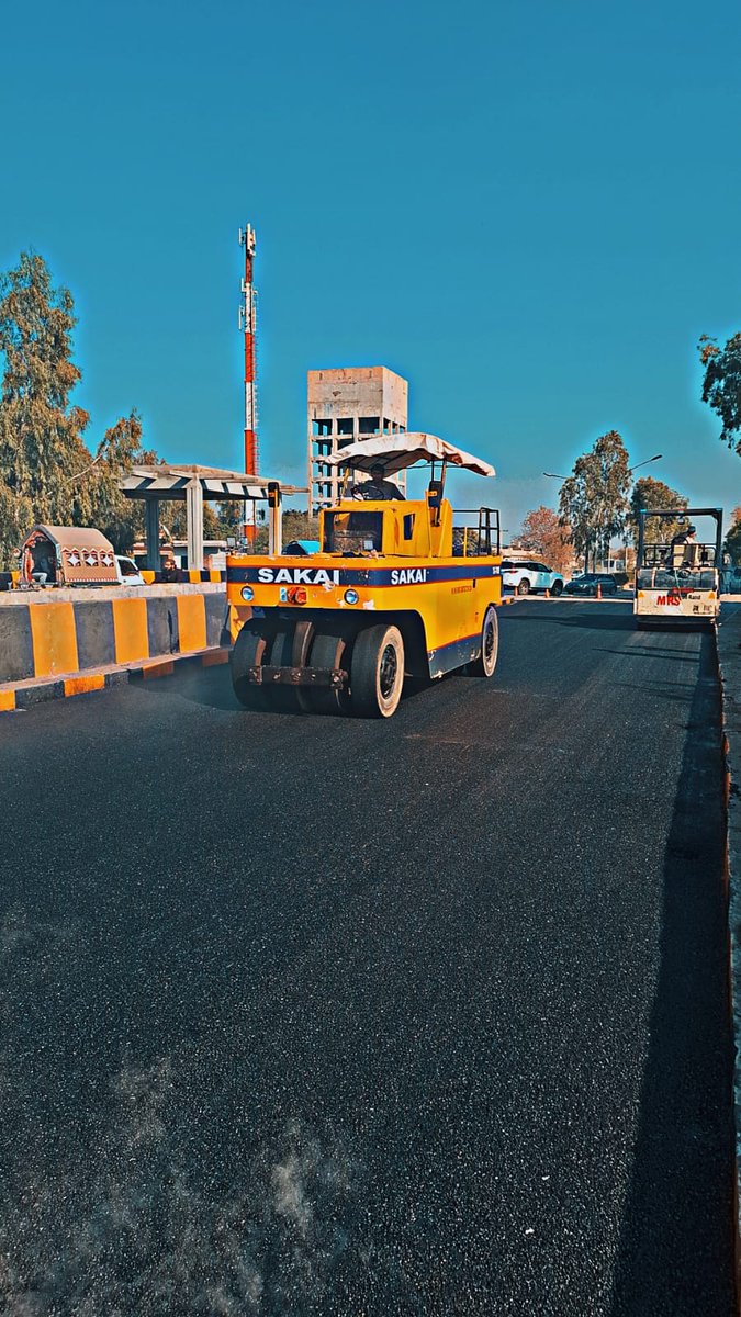 pdakpk's tweet photo. Asphaltic wearing course laying is in full progress in Phase 7, Hayatabad!
Ongoing road improvement works continue under the supervision of Peshawar Development Authority to enhance infrastructure & connectivity for residents.
#PDA #Hayatabad #Phase7 #RoadDevelopment #Peshawar #KPKDevelopment
@CSKPOfficial
@SohailAfridiISF
@MeenakhanAfridi