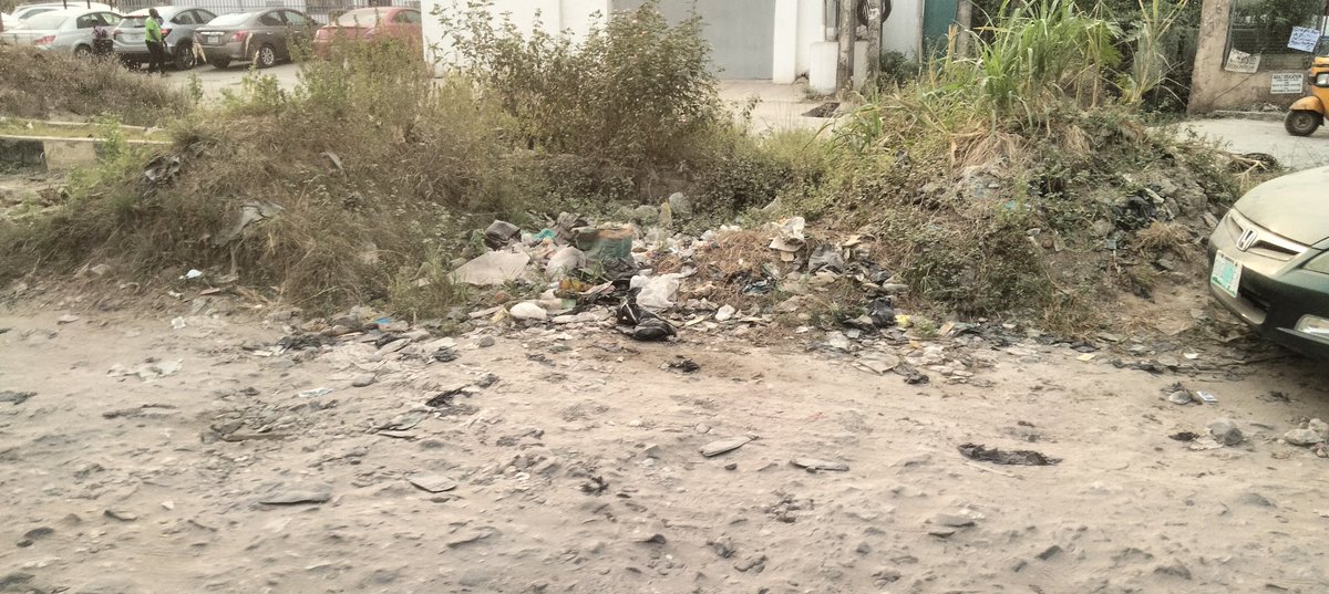 festosandrew's tweet photo. Now u are still in the office as Kosofe chairman sir  but nothing is being done to clear all this mess on the roads, we are not asking 4 too much. Pls help fix ifako roads/ Salawu onikoyi/ UBA road about to Deeper life church @ogunlewemoyo https://t.co/BzLAU4oKuV
