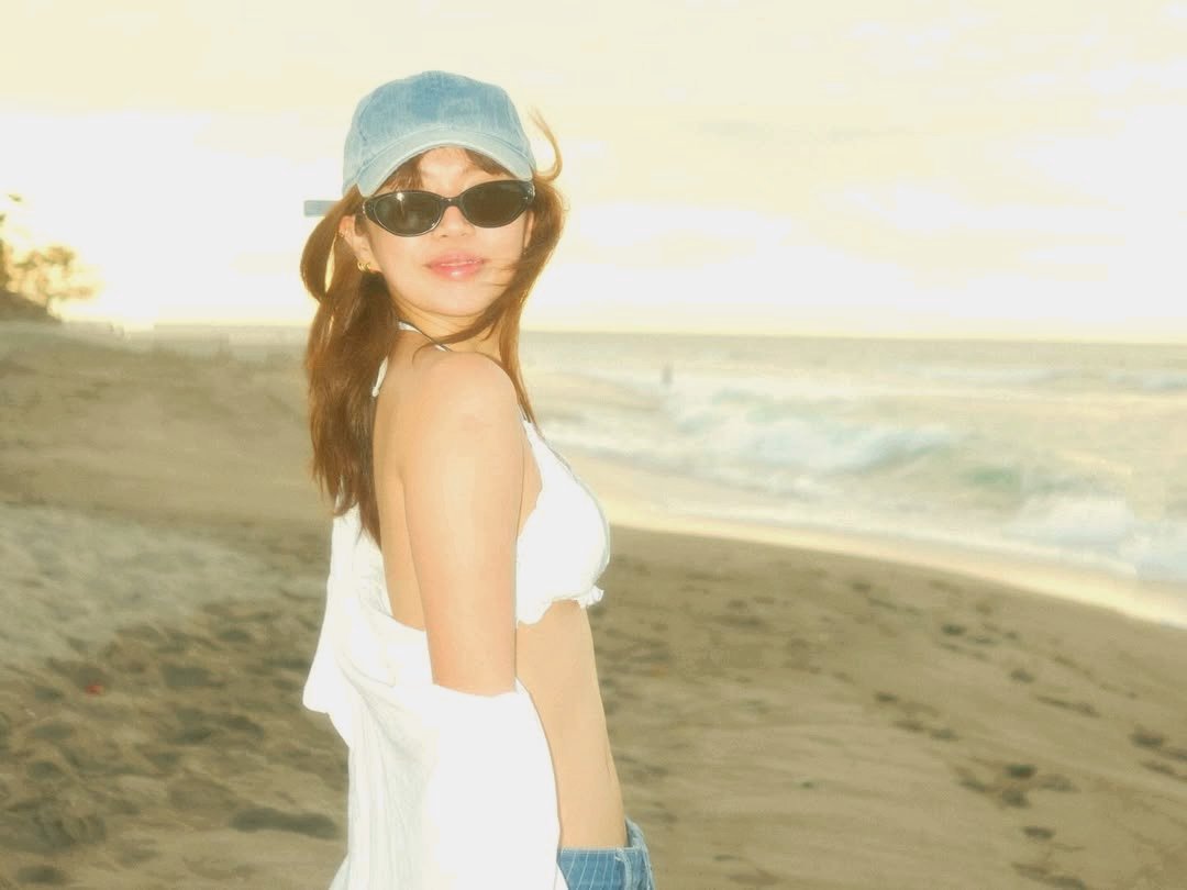 retroyves's tweet image. macolet in elyu