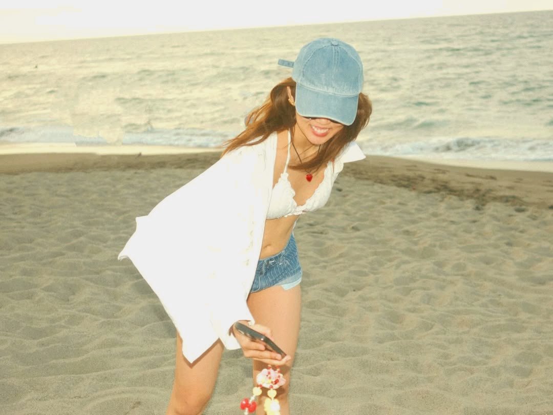 retroyves's tweet image. macolet in elyu