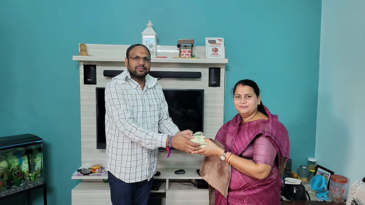 आपको एक अद्भुत इंसान बनते देखना बेहद खुशी की बात रही है। आपका आगे का सफर सफलता, प्यार और खुशियों से भरा हो। आप मेरे बड़े भैय्या हो, लेकिन कई मायनों में आप मुझे प्रेरणा देते हो। आप के जन्मदिन पर, मैं दुनिया की सारी सफलता की कामना करती हूँ।<a href="/alokshuklacg/">Alok Shukla</a>